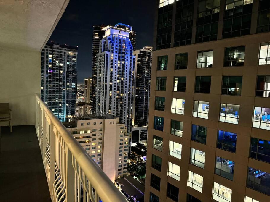 36th-floor Ocean View Brickell Apartment Miami
