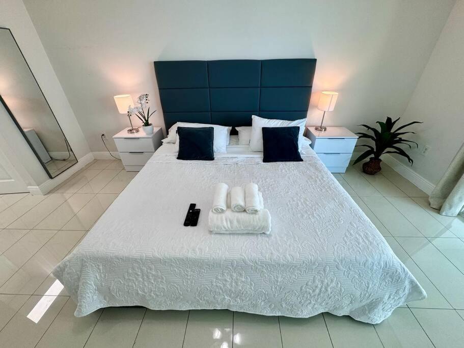 36th-floor Ocean View Brickell Apartment *